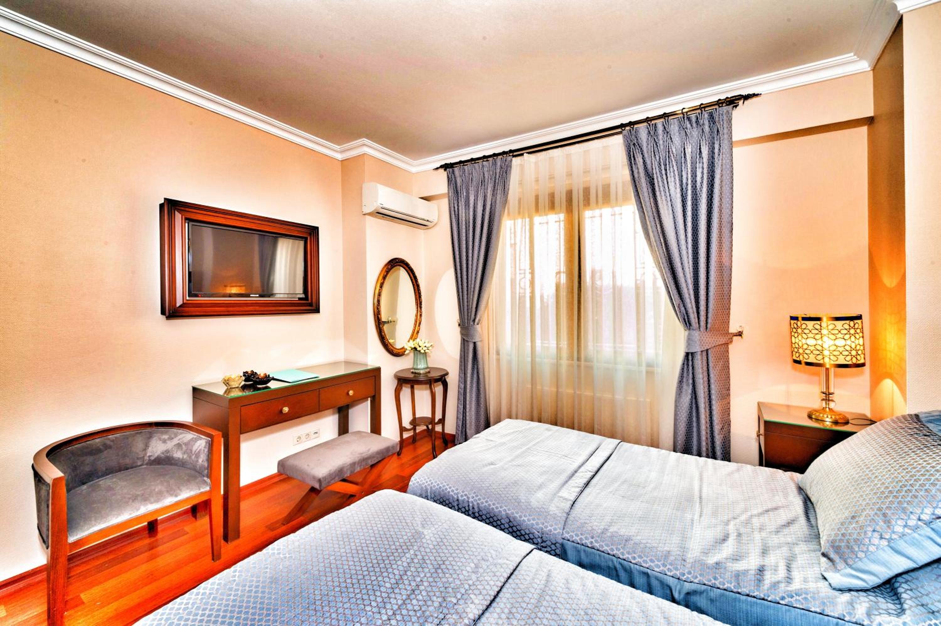 غرفة بسرير مزدوج أو سريرين منفصلين، Ramada Encore By Wyndham Kuwait Downtown 3/10
