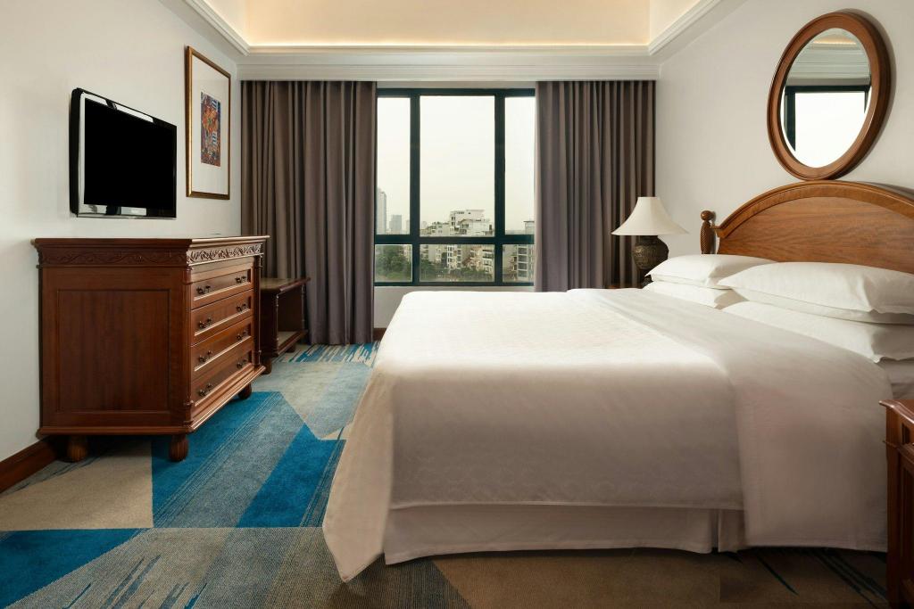 1 Bedroom, Studio, Suite, King Bed, Club Floor