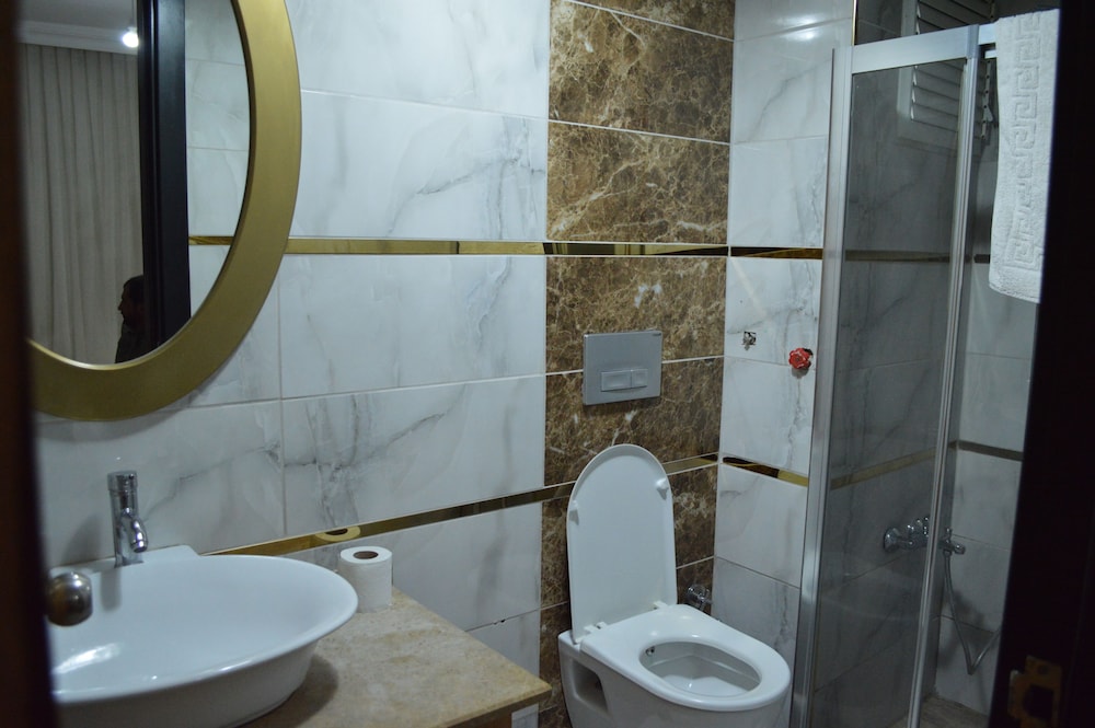 Serenity Suit Hotel 48/50