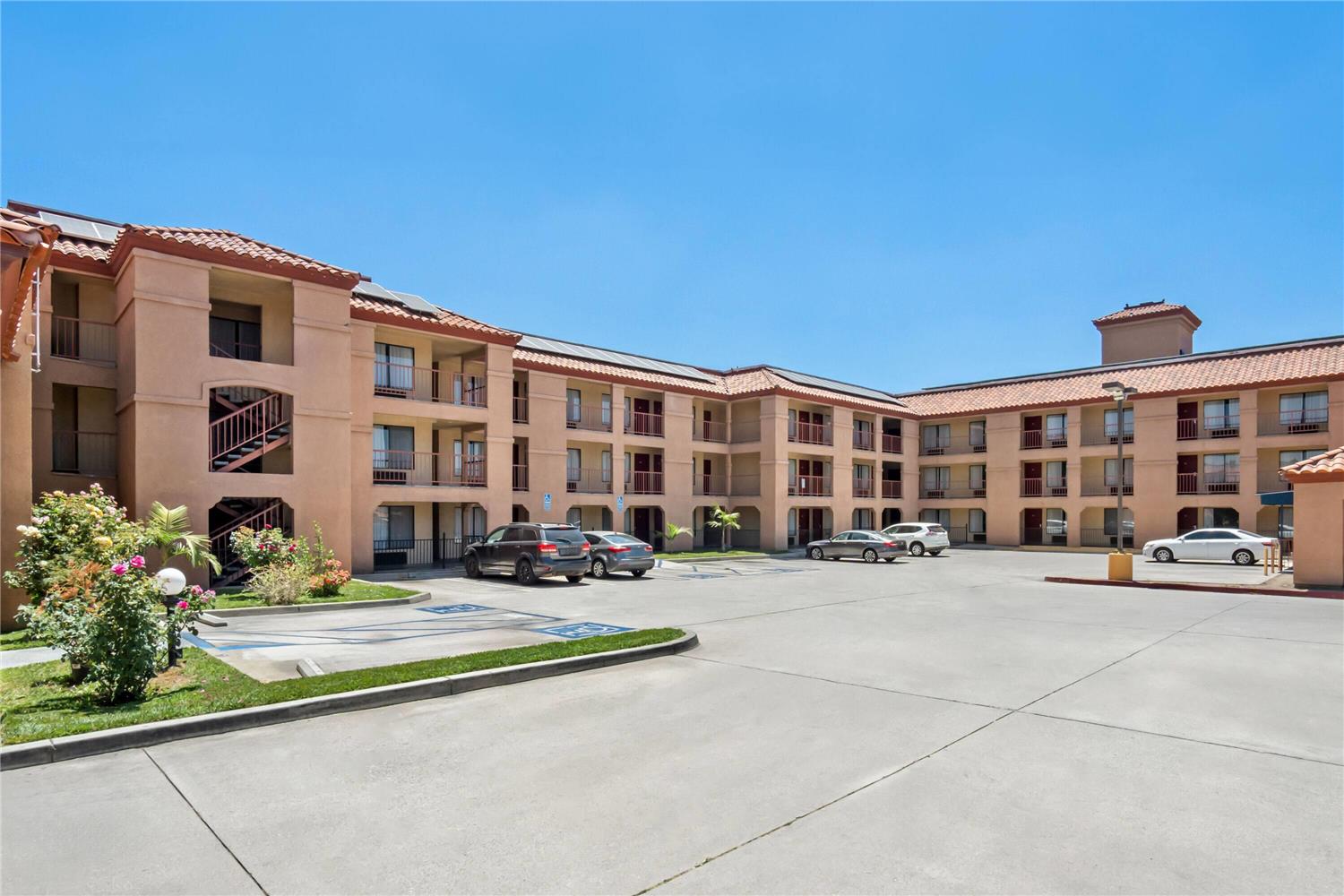 Days Inn by Wyndham Fontana / Rialto 27/34