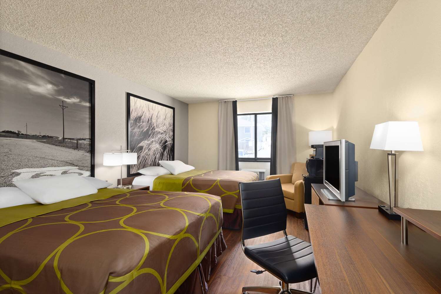 Super 8 by Wyndham Dodge City 23/23