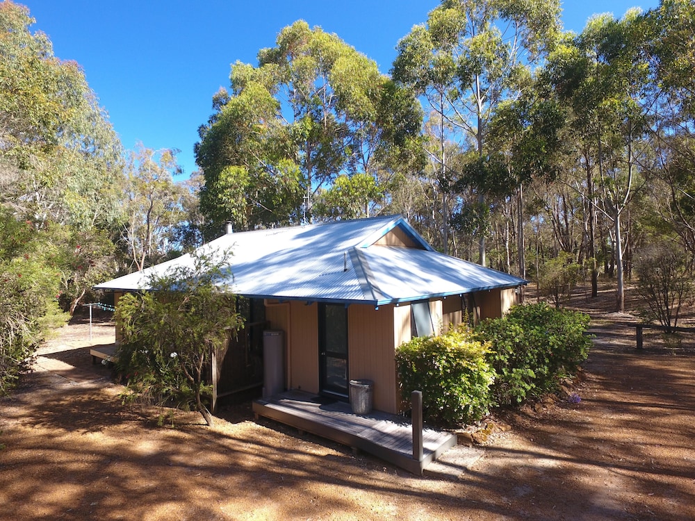 ELLENSBROOK COTTAGES 1/47