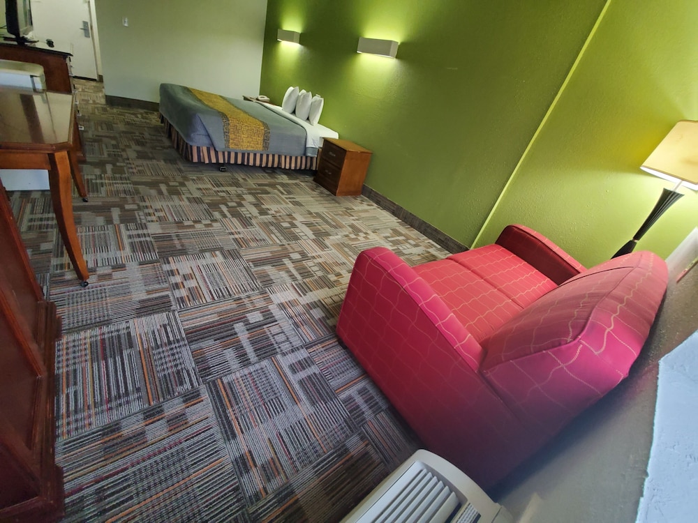 Royal Inn Hotel 30/37