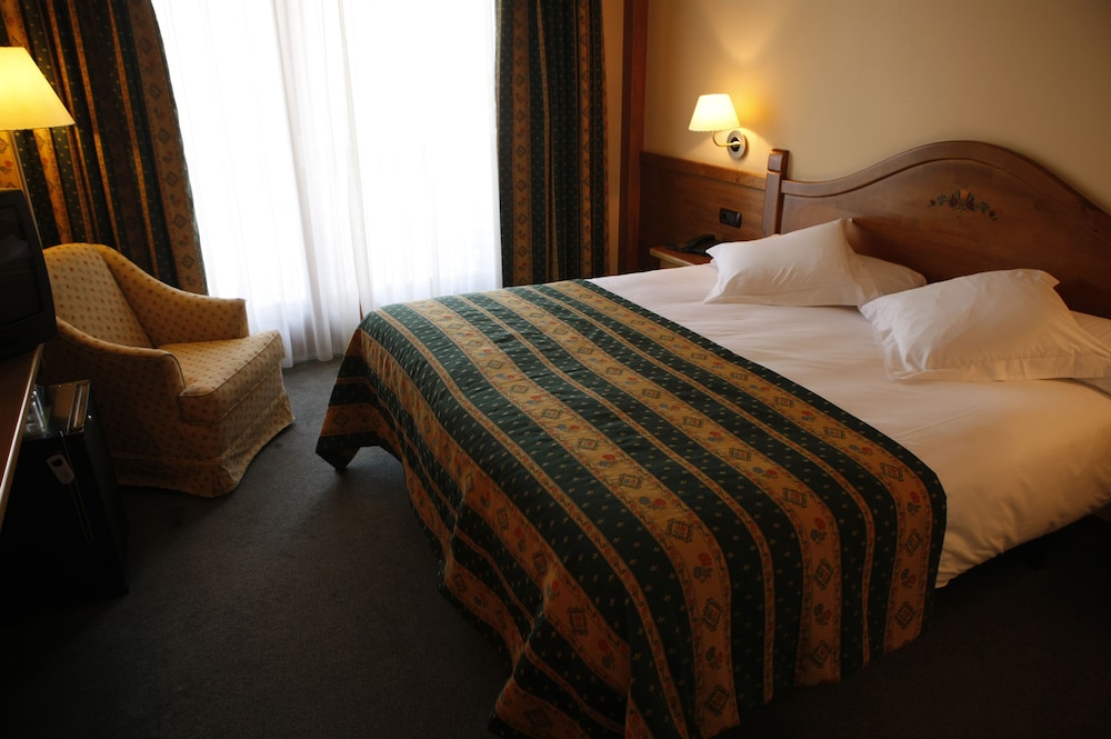 Sport Hotel Village 10/50
