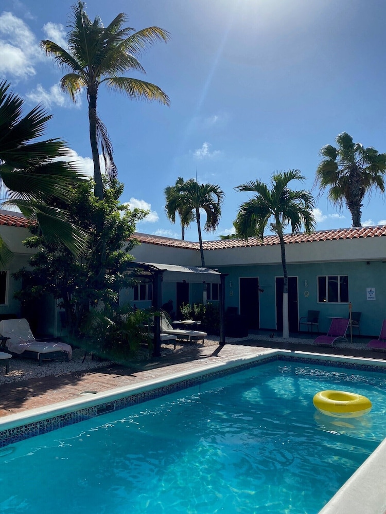 Arubiana Inn 55/64