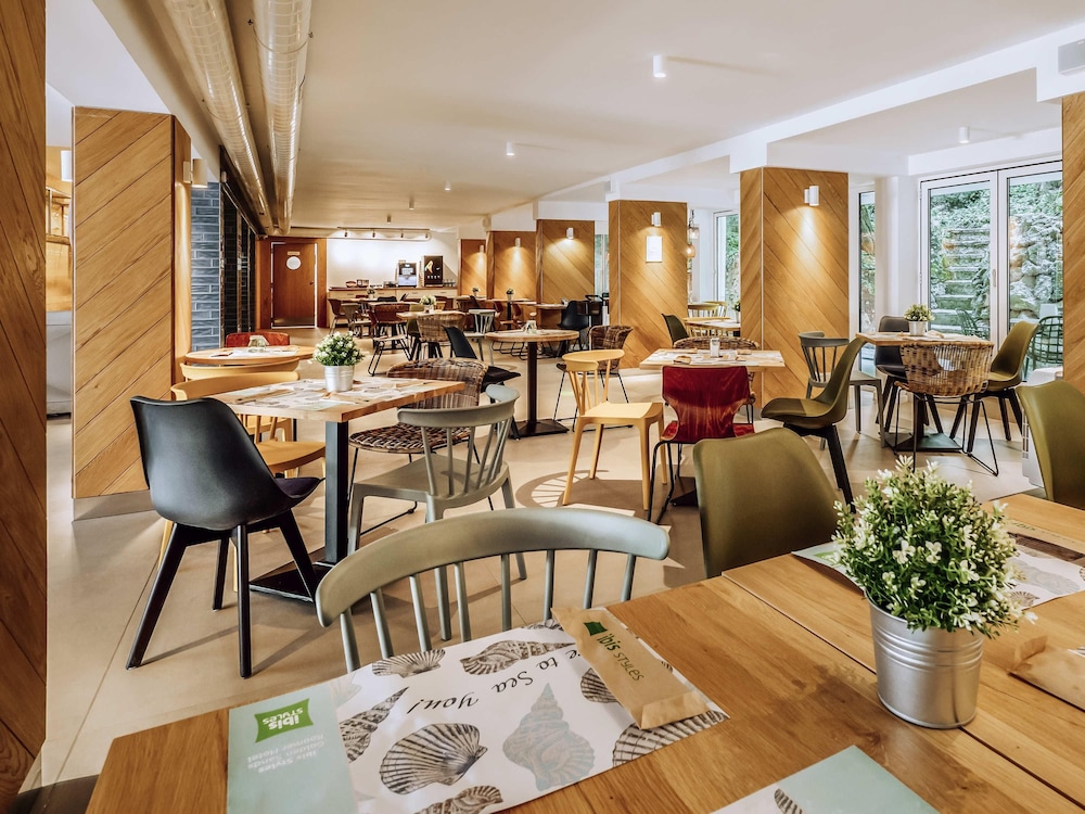 ibis Styles Golden Sands Roomer Hotel 32/45