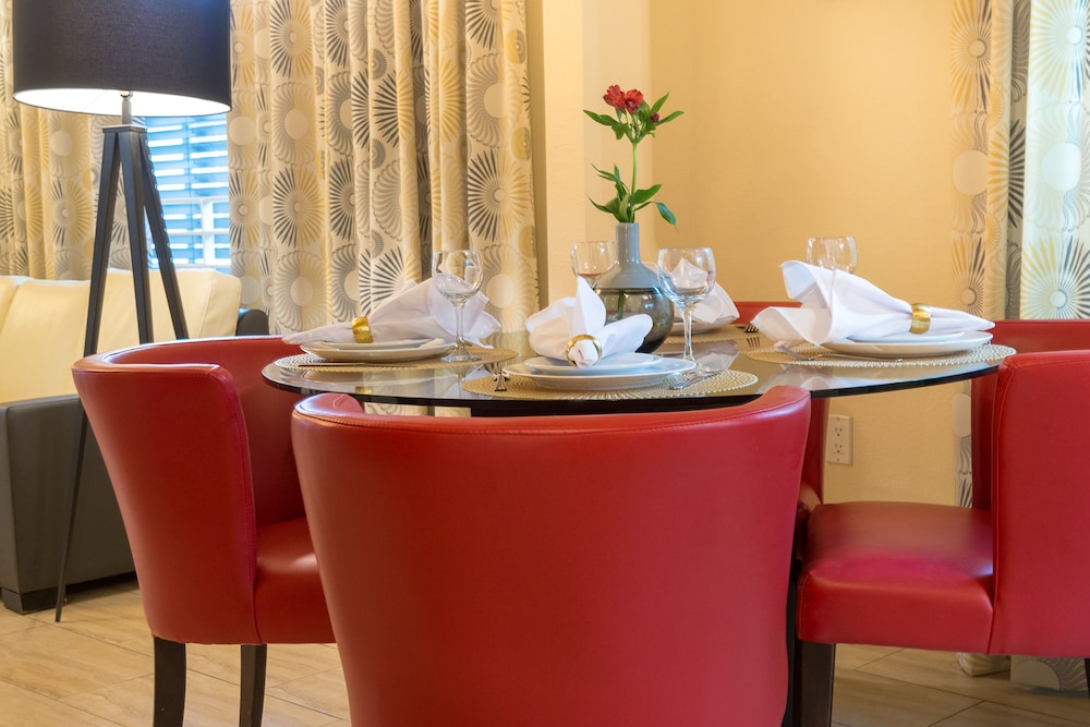 Tradewinds Apartment Hotel 46/65
