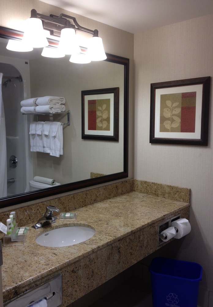 Country Inn & Suites by Radisson, Calgary-Northeast 8/35