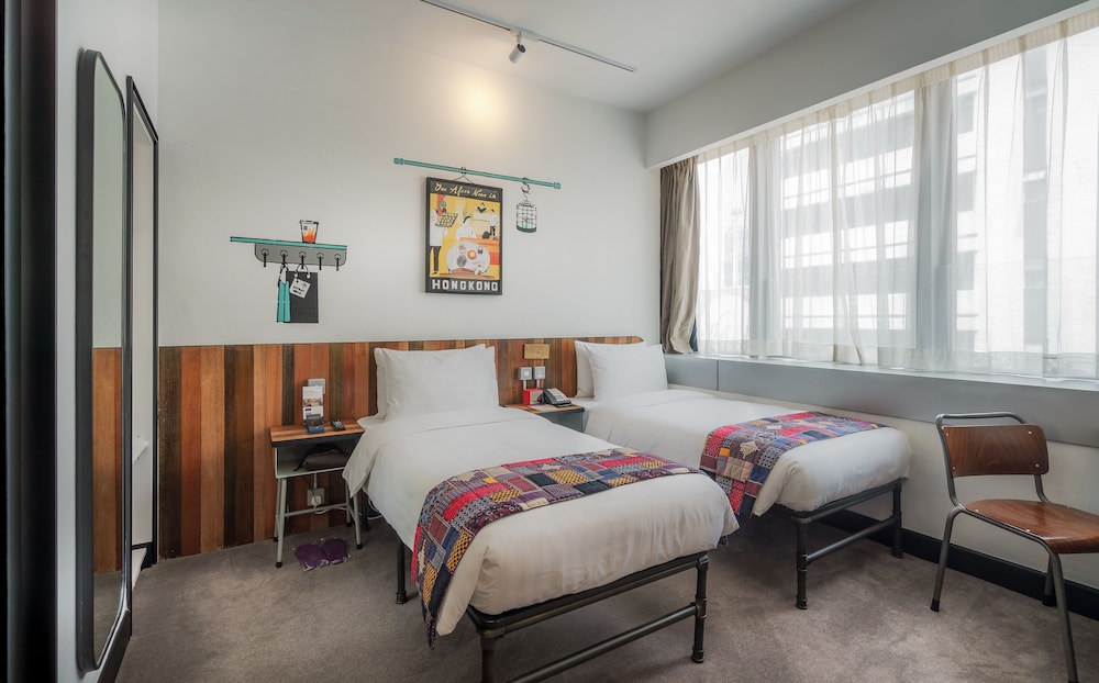 COZY, TWIN BEDS