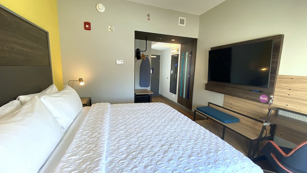 Tru By Hilton Baltimore Harbor East Md 9/49