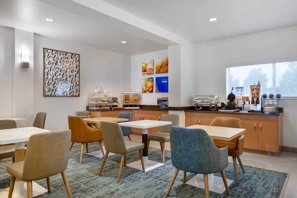Comfort Inn & Suites Rochester South Mayo Clinic 41/54