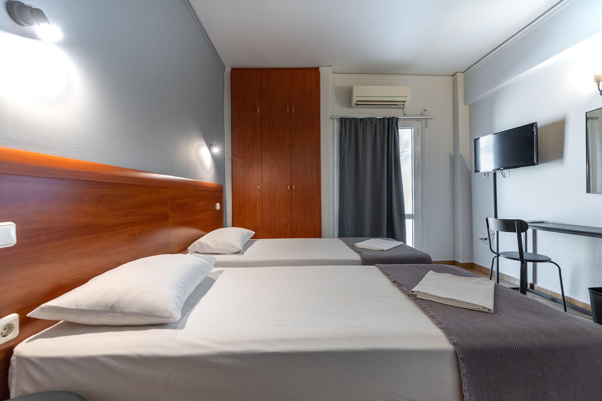 ROOM, TRIPLE