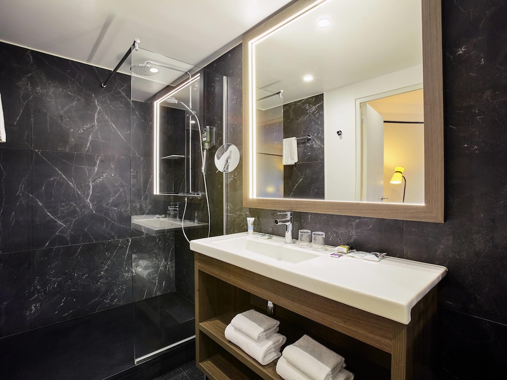 Mercure Paris Saint-Ouen 49/49