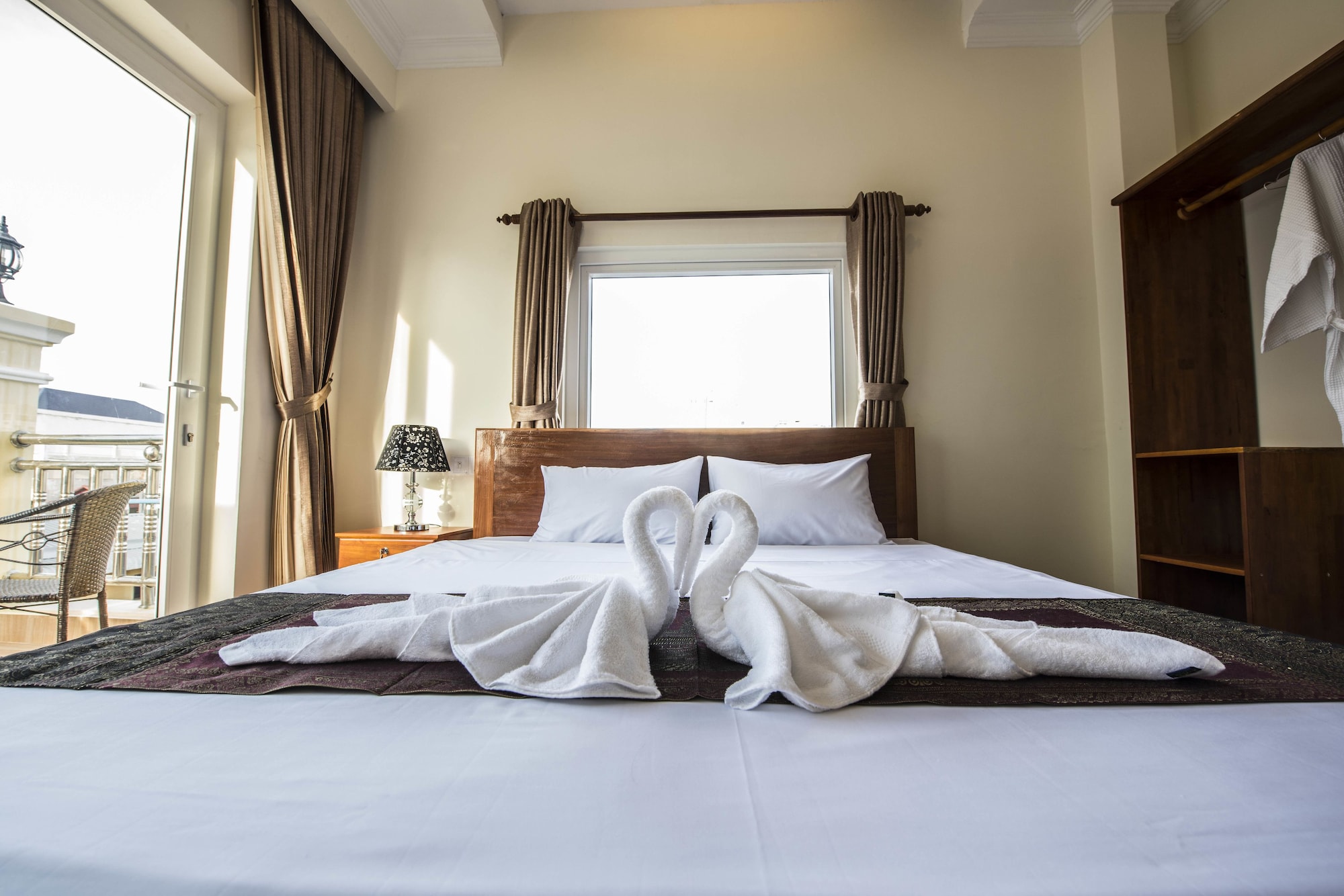DELUXE, DOUBLE BED, BALCONY