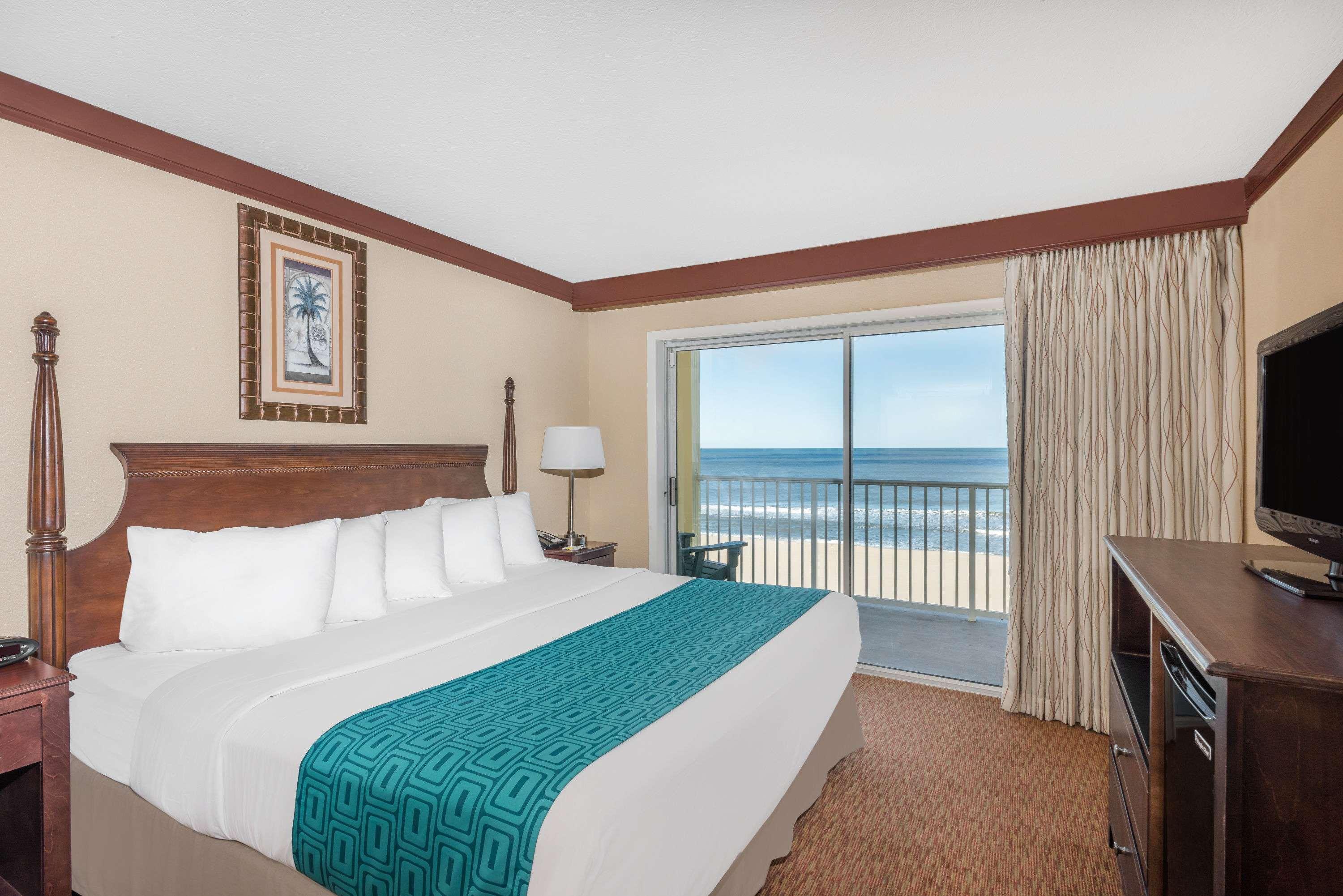 2 Bedrooms, Suite, 2 Double Beds, King Bed, Ocean Front
