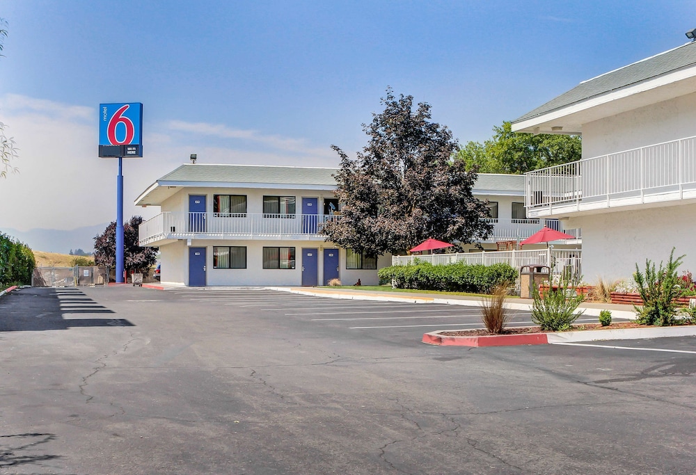 Motel6 Medford, OR 34/40