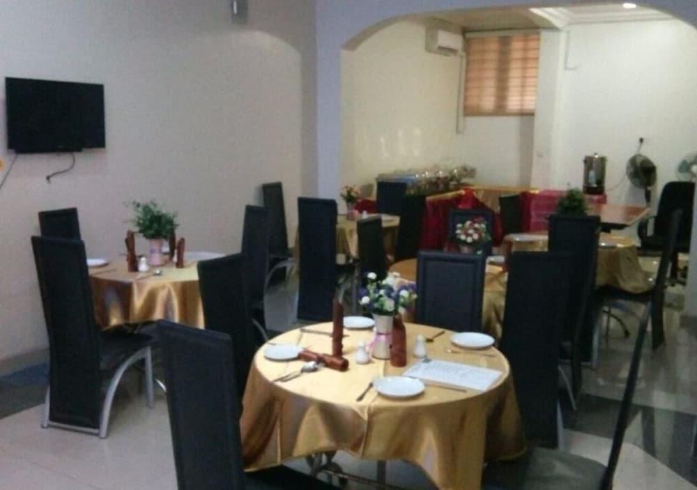Jesuit Continental Suites 18/28