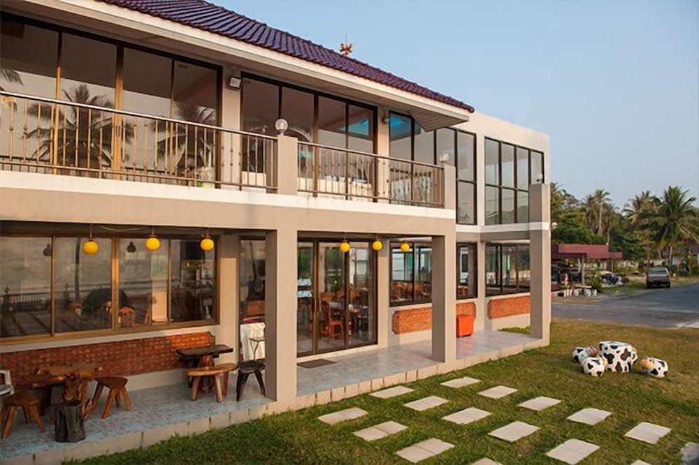 Chonnapha Resort 5/66