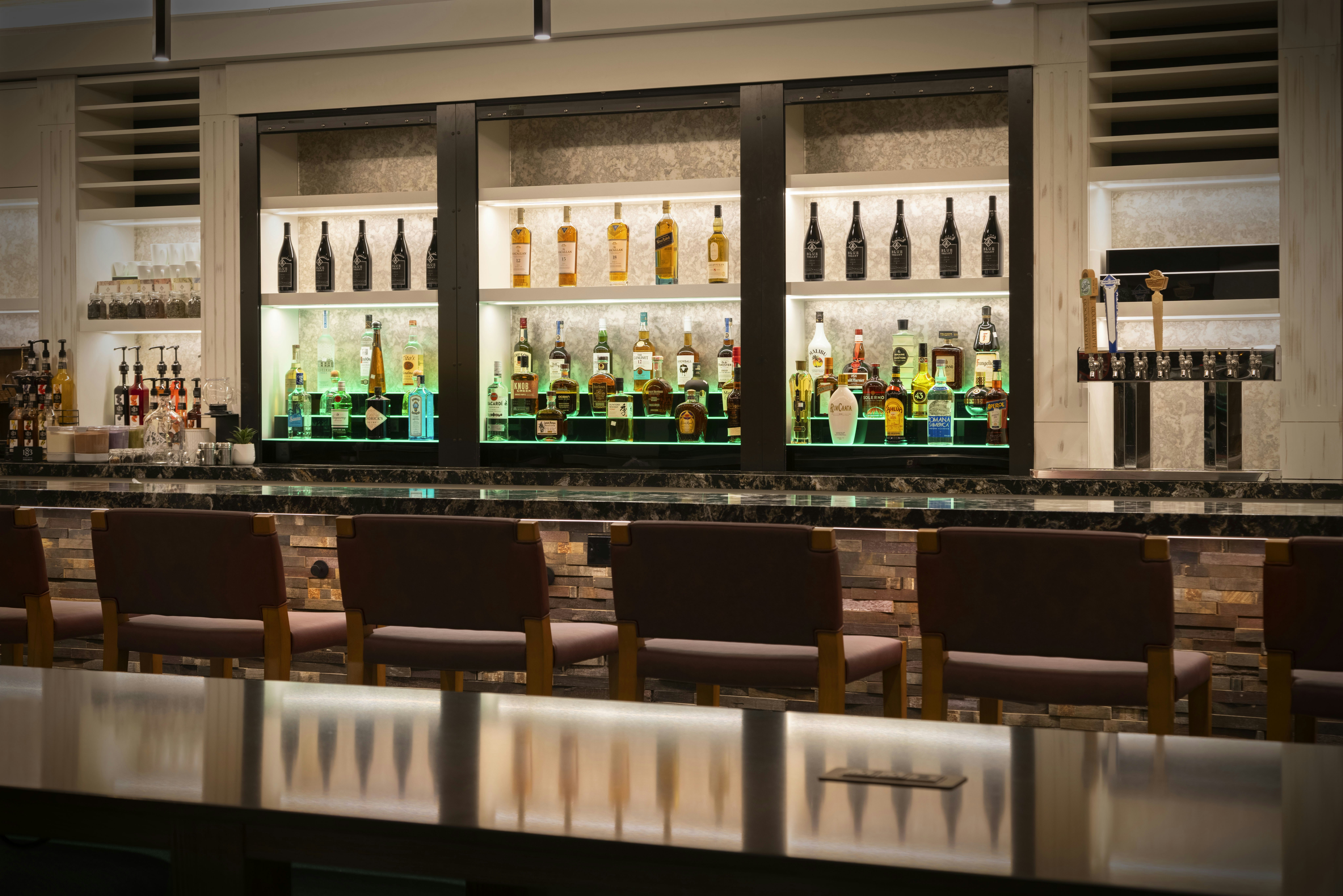 Hilton Garden Inn Haymarket 24/34