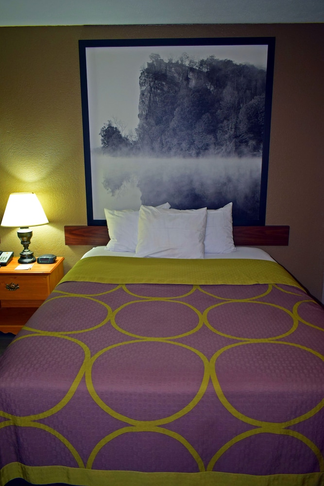 Super 8 by Wyndham Fort Chiswell Wytheville Area 2/33