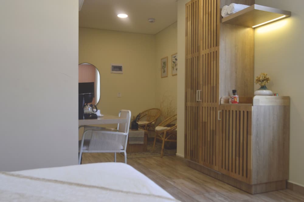 Mythical Hotel 30/50