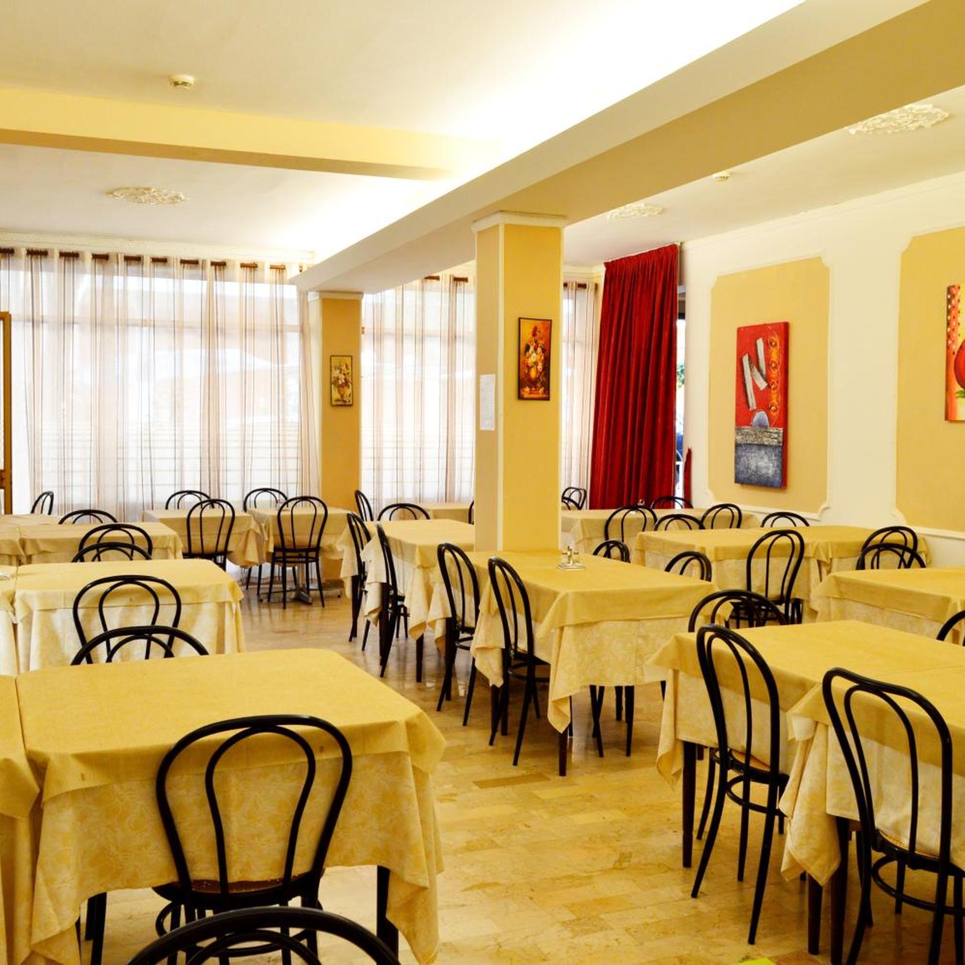 Hotel Cirene 32/43