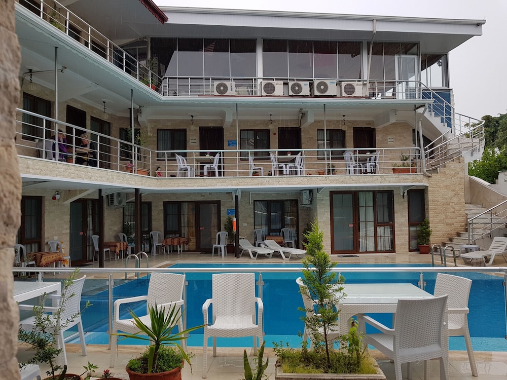 Alida Hotel 4/46
