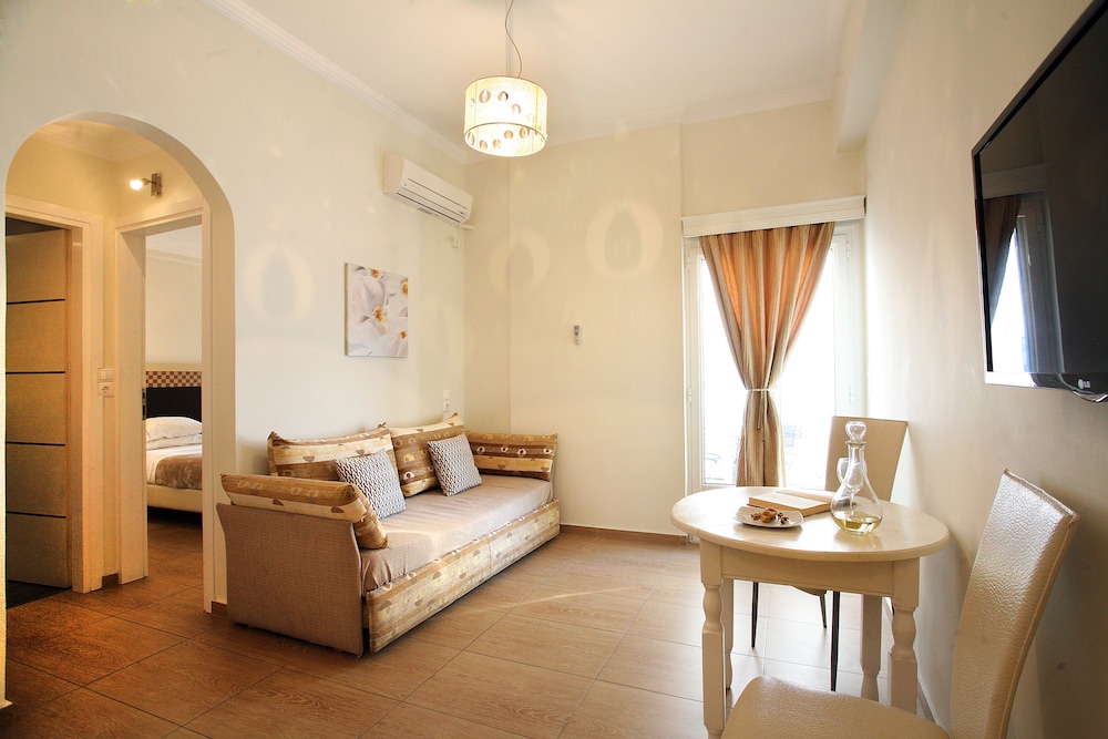 Loizos Apartments 35/50