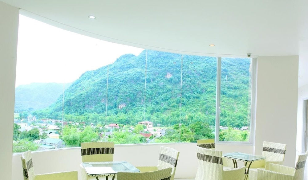 Ngoc Bach Hotel 13/18