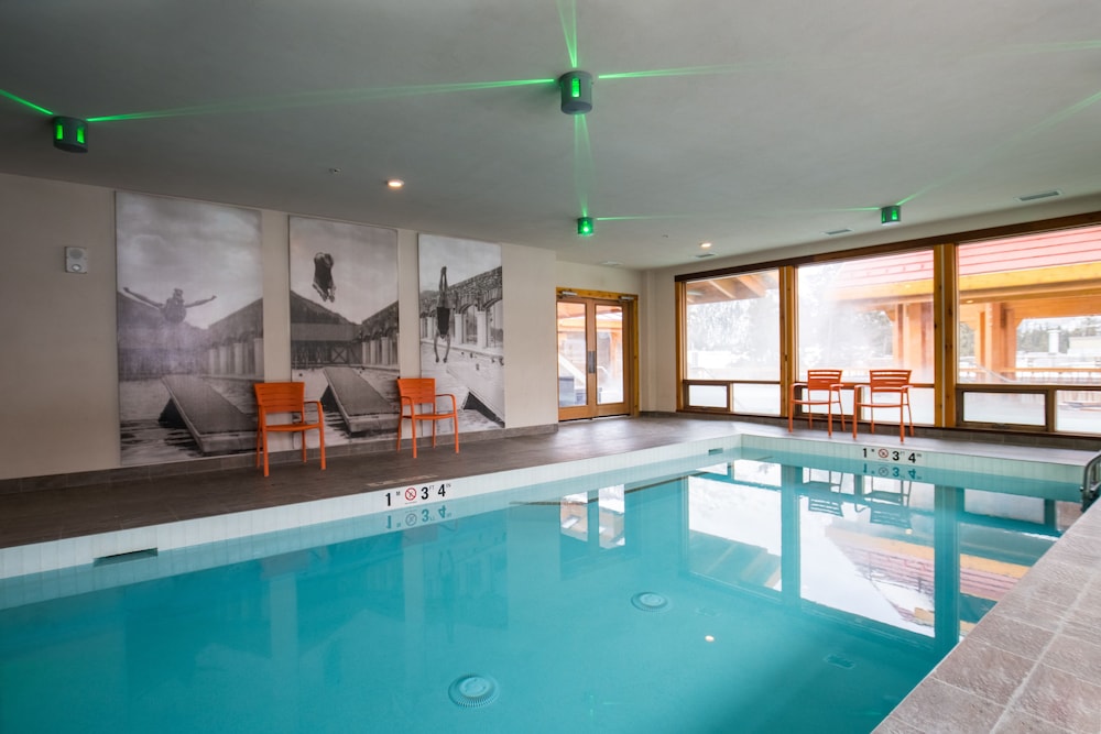 Moose Hotel And Suites 36/66