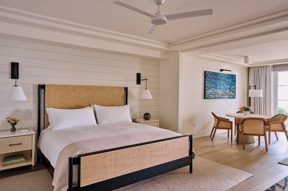 Studio, Suite, King Bed, Water Front, Sofa