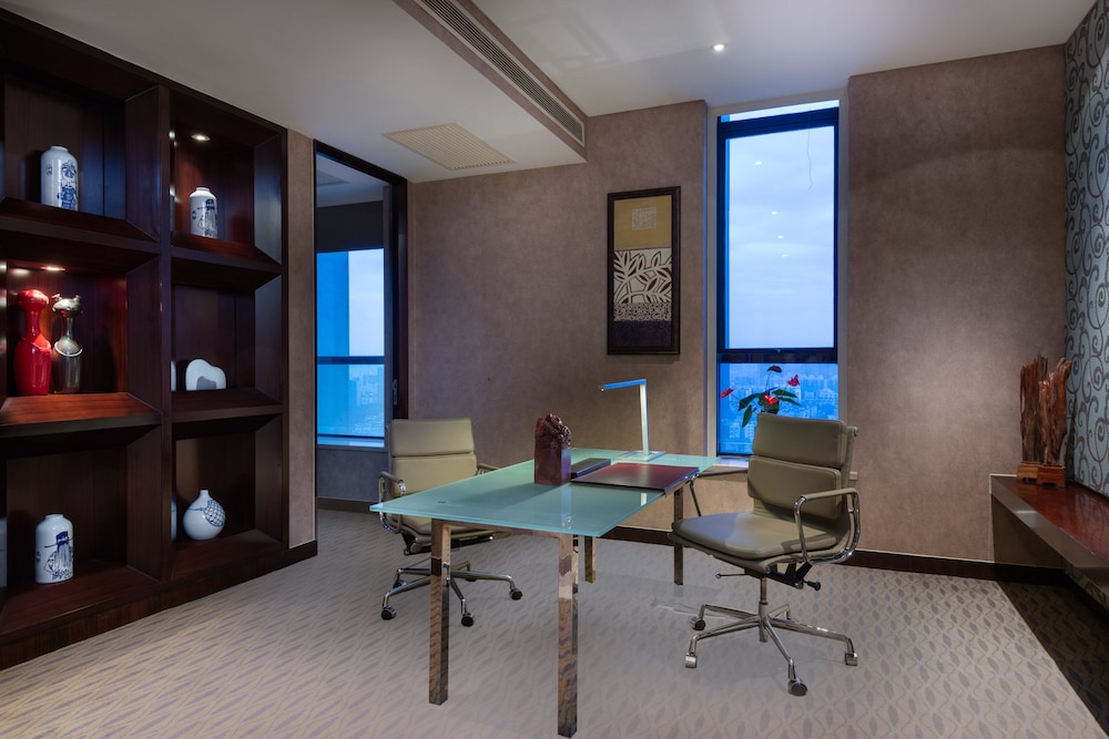 Crowne Plaza Shanghai Jinxiu by IHG 65/74