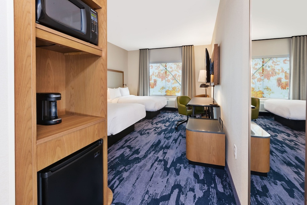Fairfield Inn & Suites by Marriott Grand Rapids North 12/33