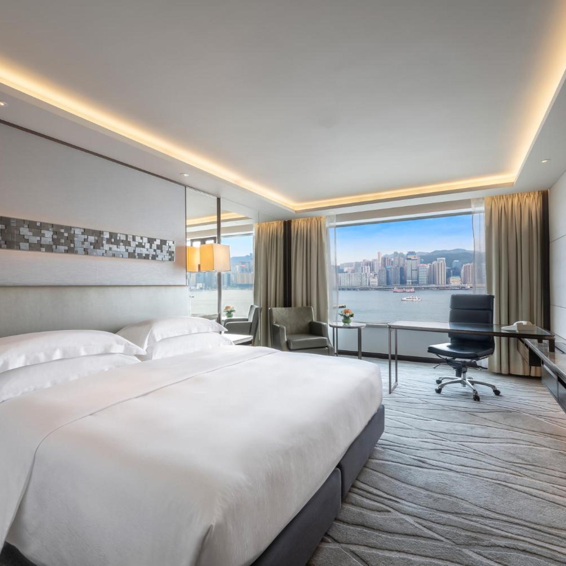 Victoria, Club Intercontinental, Harbor, King Bed, Executive Lounge Access