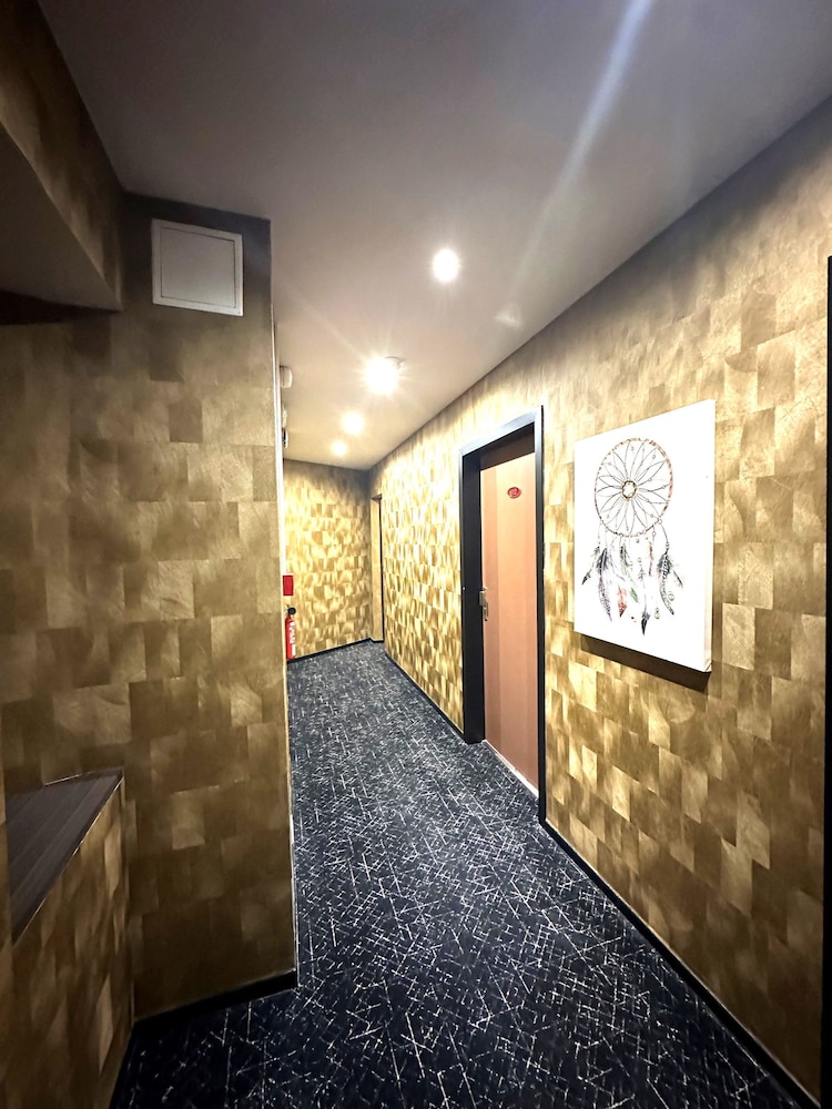 HOTEL LE COUSTURE 16/24
