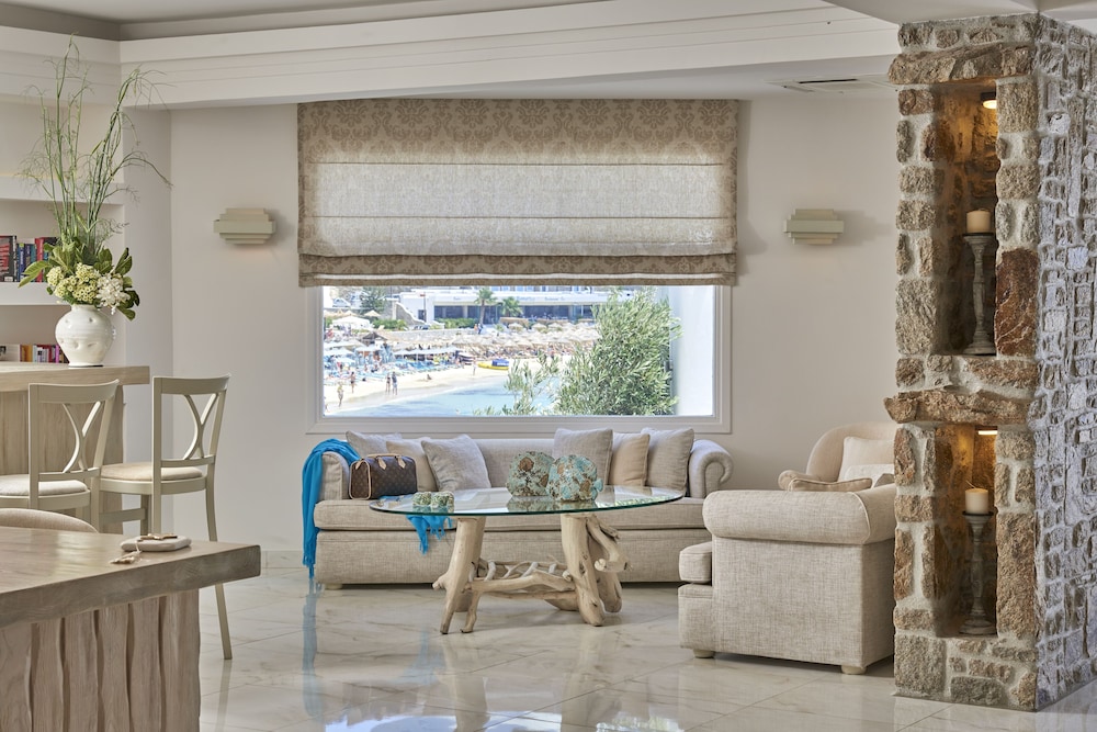 Petinos Beach 48/72