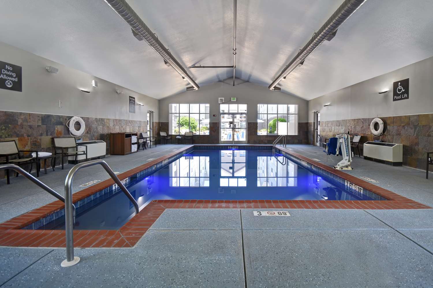 swimming pool spa