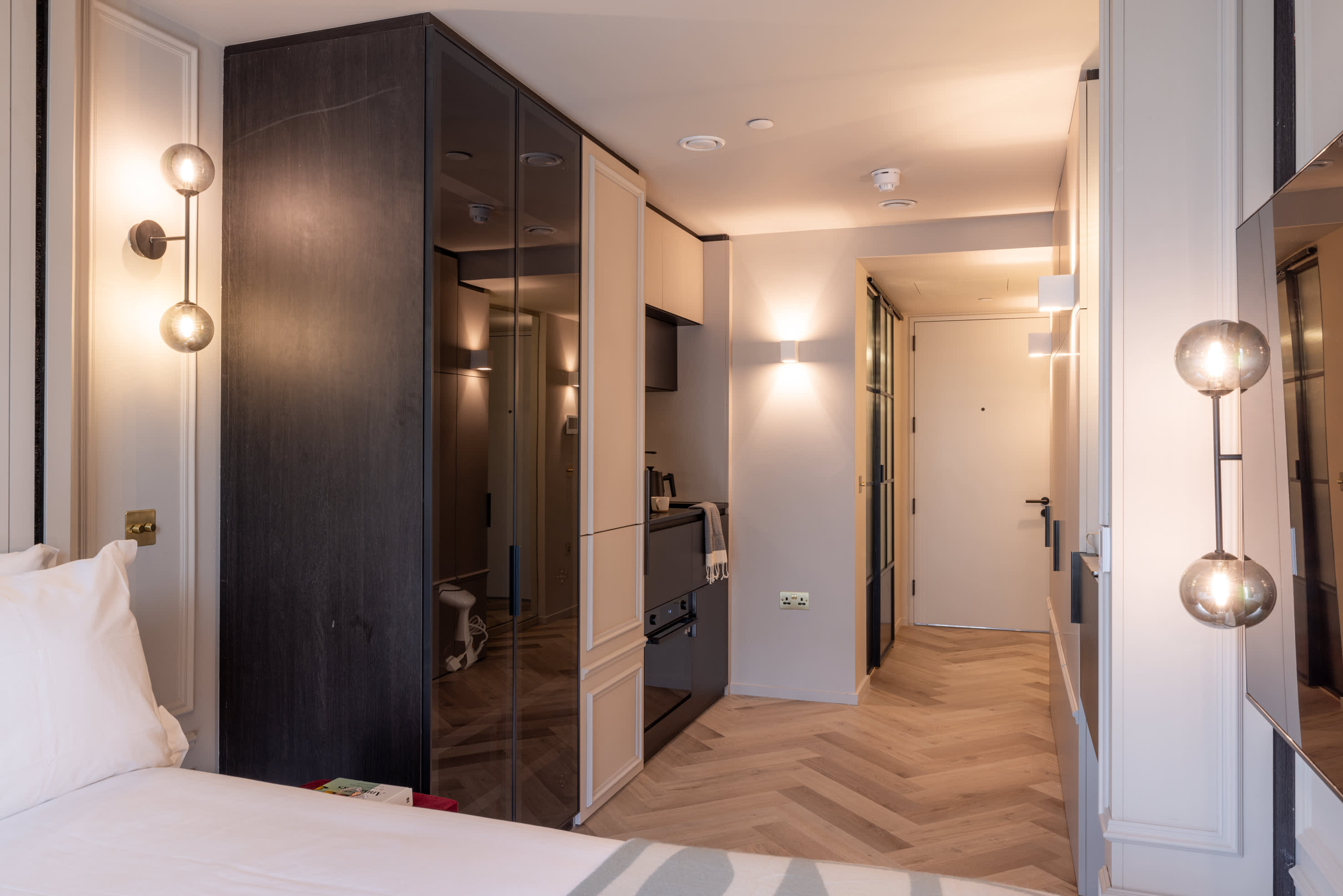 The Brondesbury by Nestor 7/25