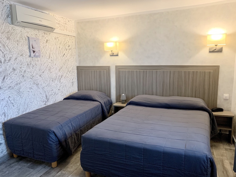 Hotel Les Palmiers En Camargue 28/50