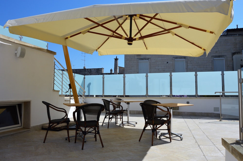 Le Club Boutique 51/55