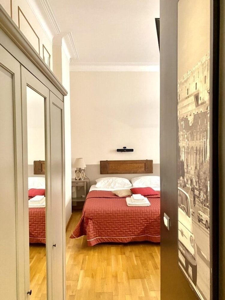 ROOM, TRIPLE