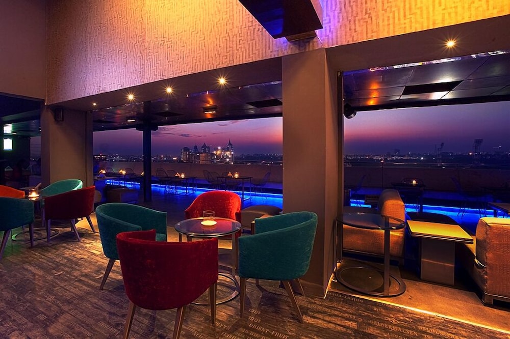 Ivory Tower Hotel 26/37