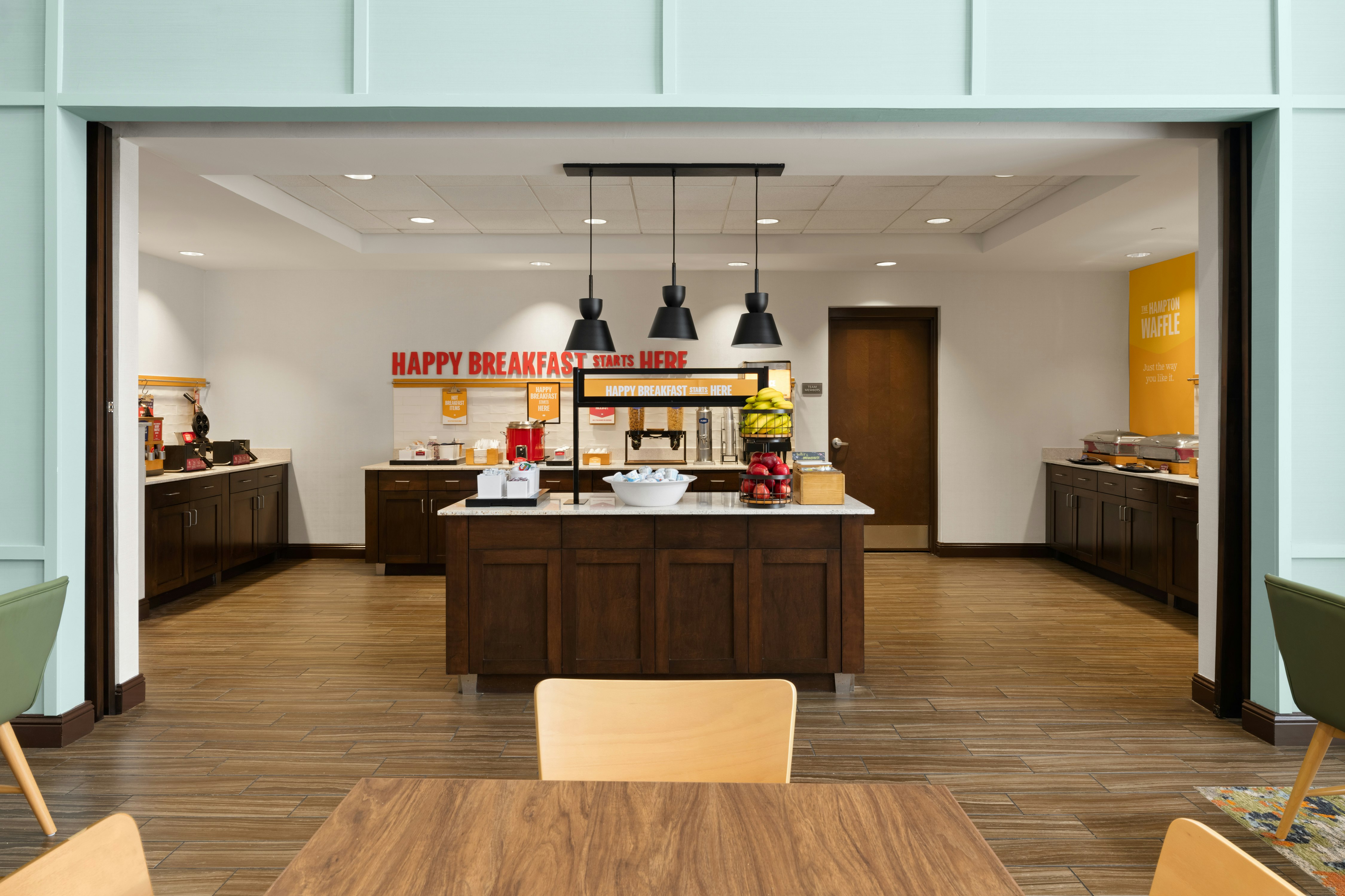 Hampton Inn Suites Deland 48/77