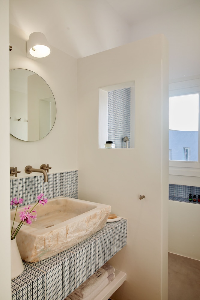 Milos Breeze Boutique Hotel 49/50