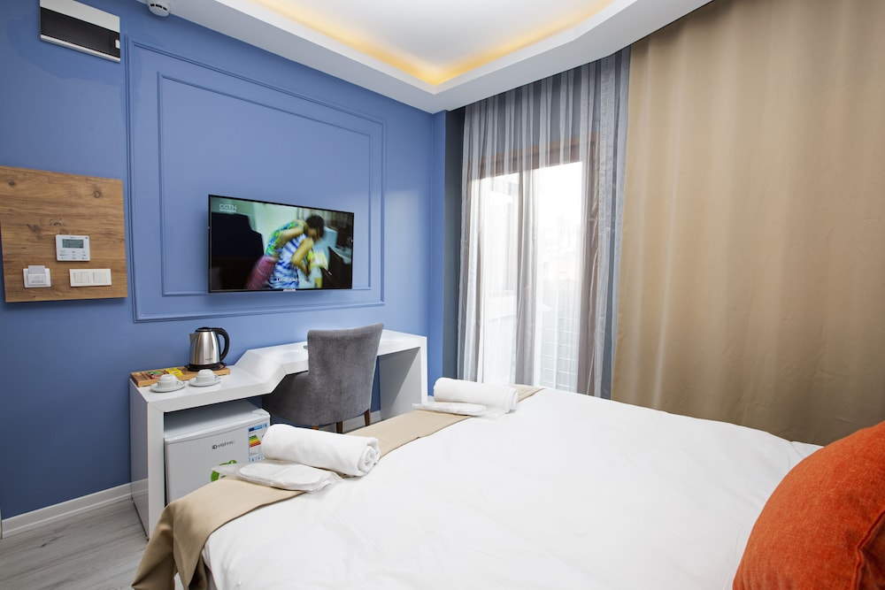 Alemeyn The Taksim Leons Hotel Cafe & Spa 10/28