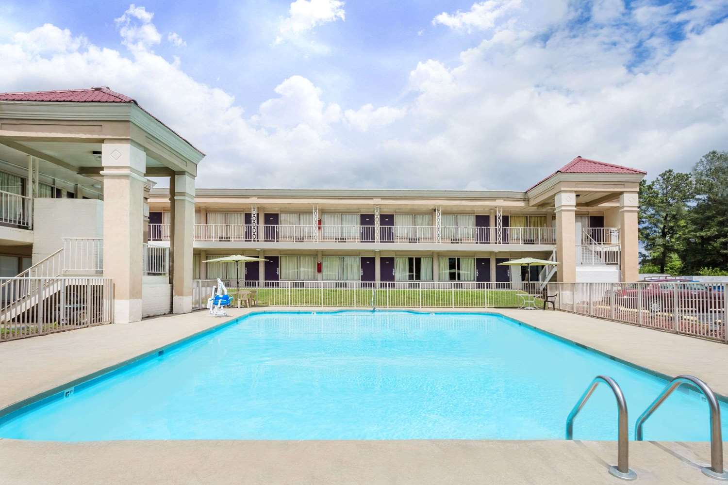 Days Inn By Wyndham Greensboro Airport 9/12