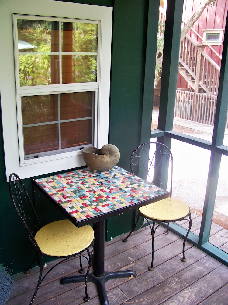 Hibiscus Coffee & Guesthouse 42/50