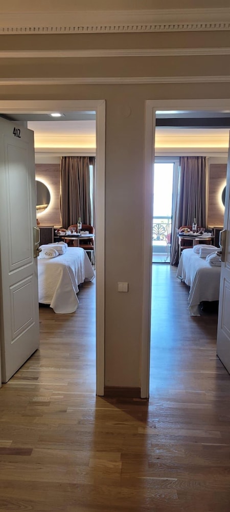 Coral Hotel 15/50