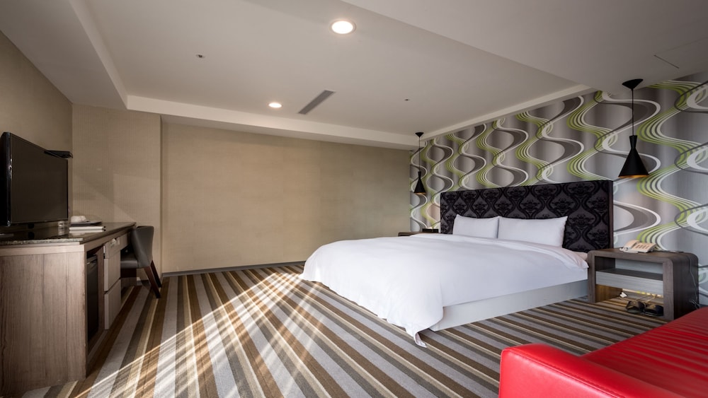 Zaw Jung Business Hotel 28/42