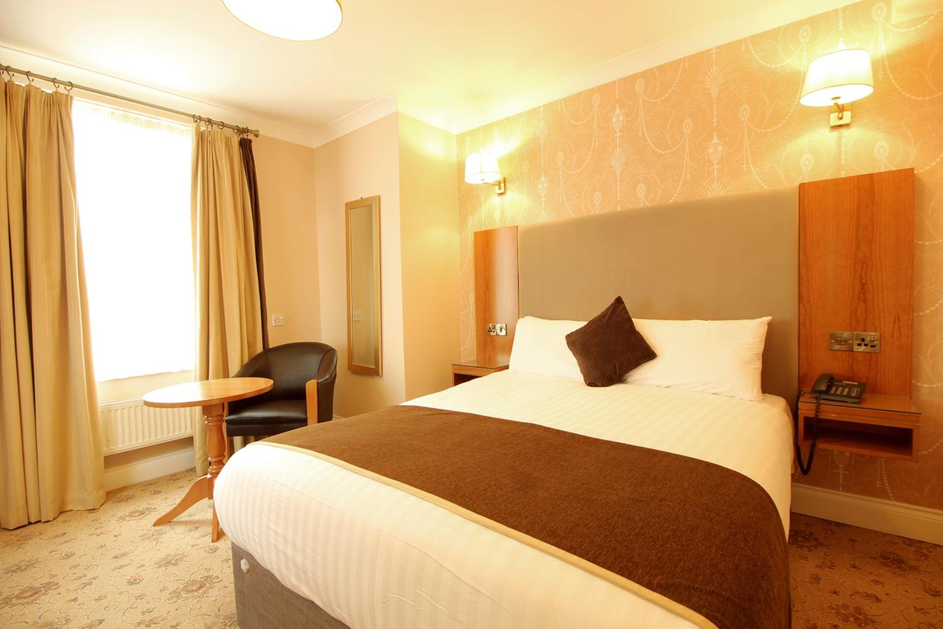 Room, Double Bed